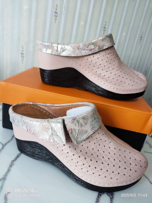 Продам шлепанцы нат. қожа 37 размер.