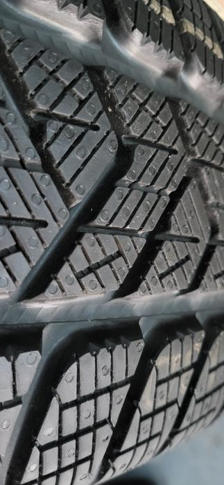 2 anvelope 215 65 17 pirelli iarna 2024 8mm