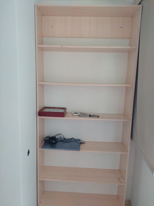 Продам срочно рабочий уголок и шкаф