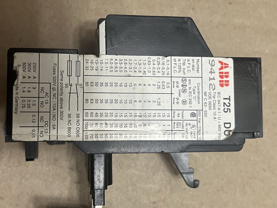 Contactoare industriale ABB și Telemecanique cu relee termice originale – Lot 2 bucăți