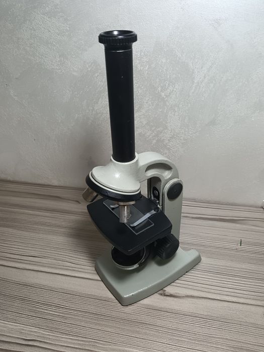 Микроскоп СССР УМ-301