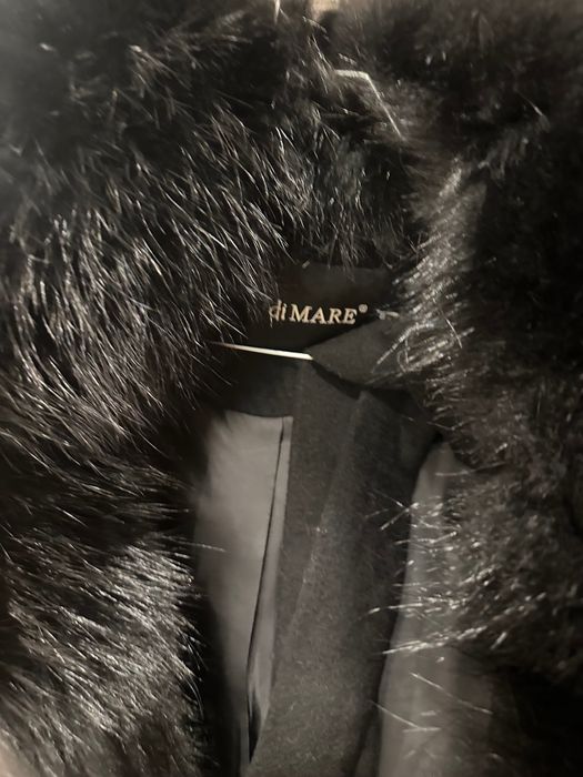 Дамско късо манто с яка от лисица