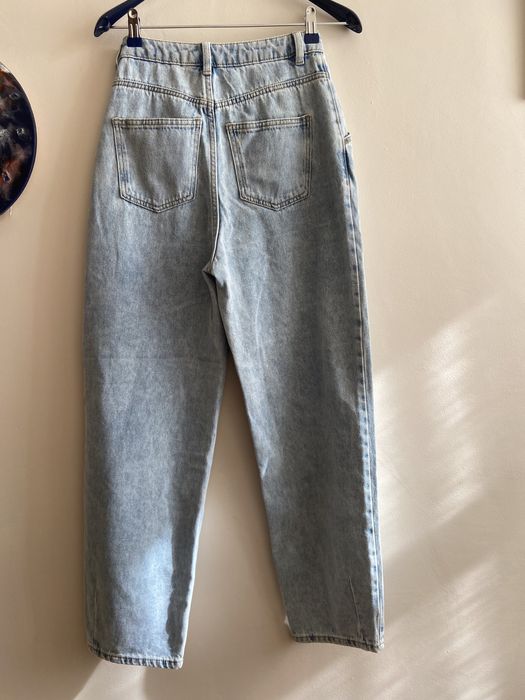 Женские джинсы