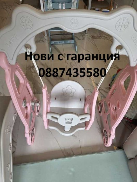 Детската пързалка с люлка 3 в 1 превръща всеки дом или двор в истински детски оазис.