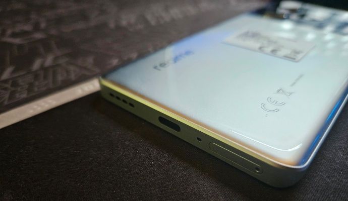 Realme GT 6T (12/256GB) (Liber de rețea)(Ca Nou!)