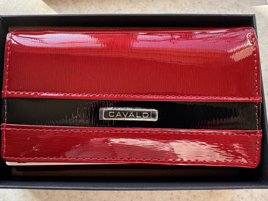 Дамски портфейл от естествена кожа