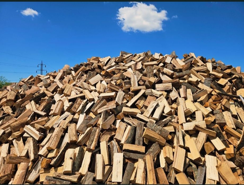 Vând lemne de foc gata sparte