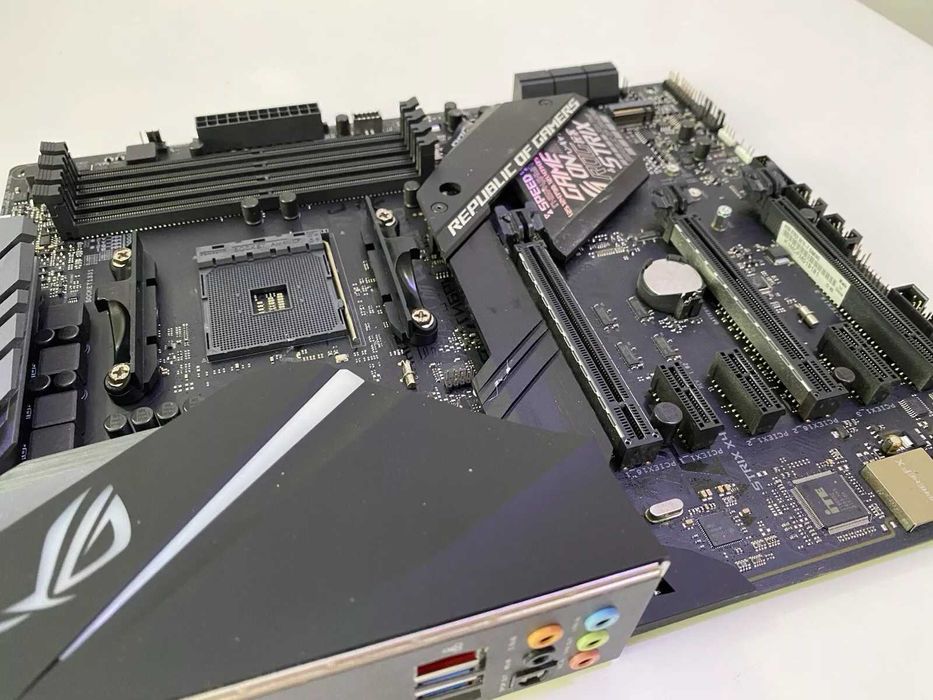 Дънна платка ASUS ROG Strix X470-F Gaming АМ4