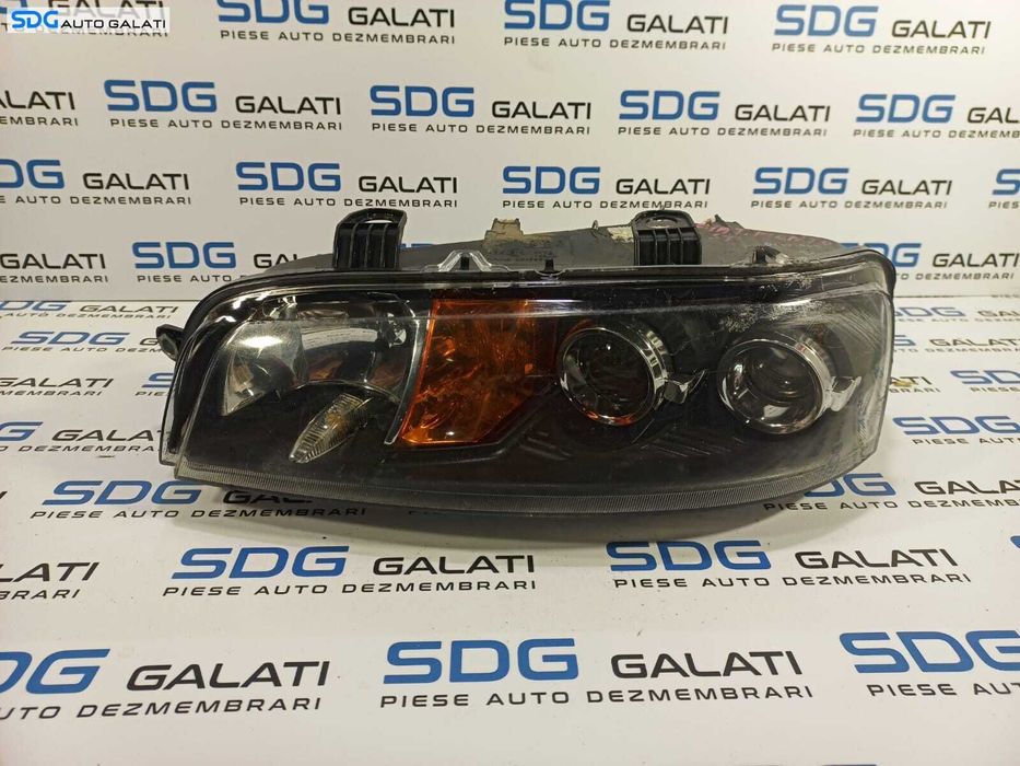 Far Stanga cu Lupa FARA Xenon EUROPA Fiat Punto 1998 - 2005 [L1151]