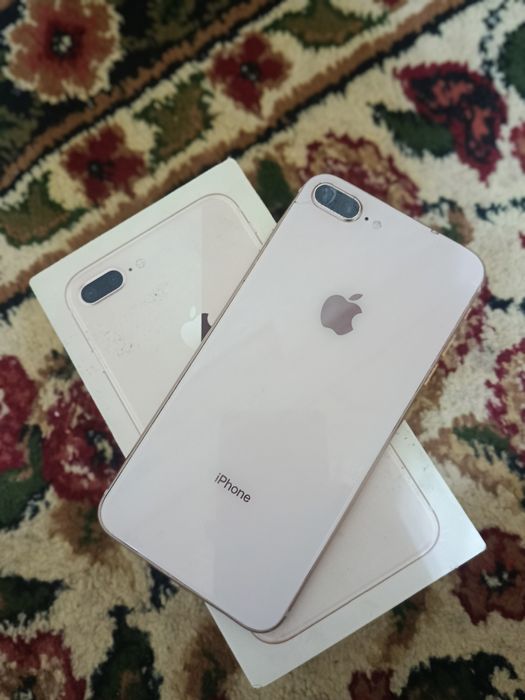 IPhone 8+ 64 gb gold