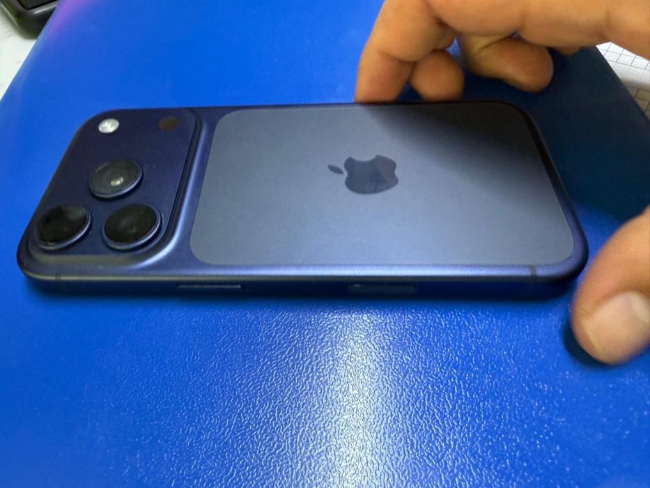 Айфон 17 про продам оригинал