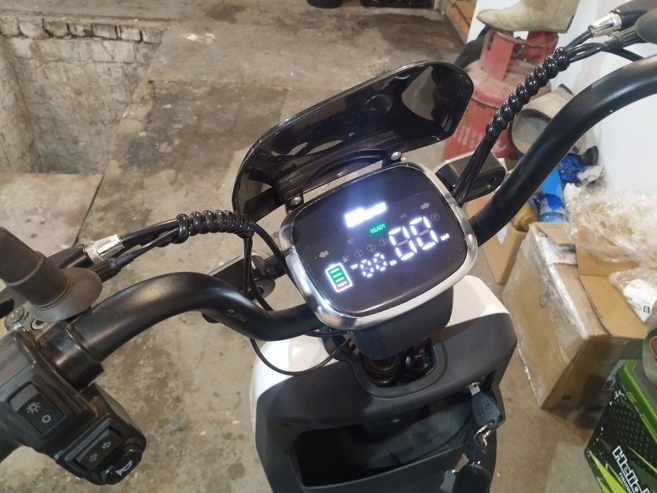 Продам электроскутер электровелосипед