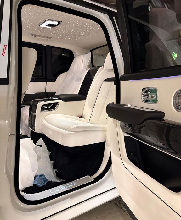 Rolls Royce Cullinan Black Badge White MY2026