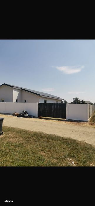 Casa nouă de vânzare, 5 camere, teren 1111 mp