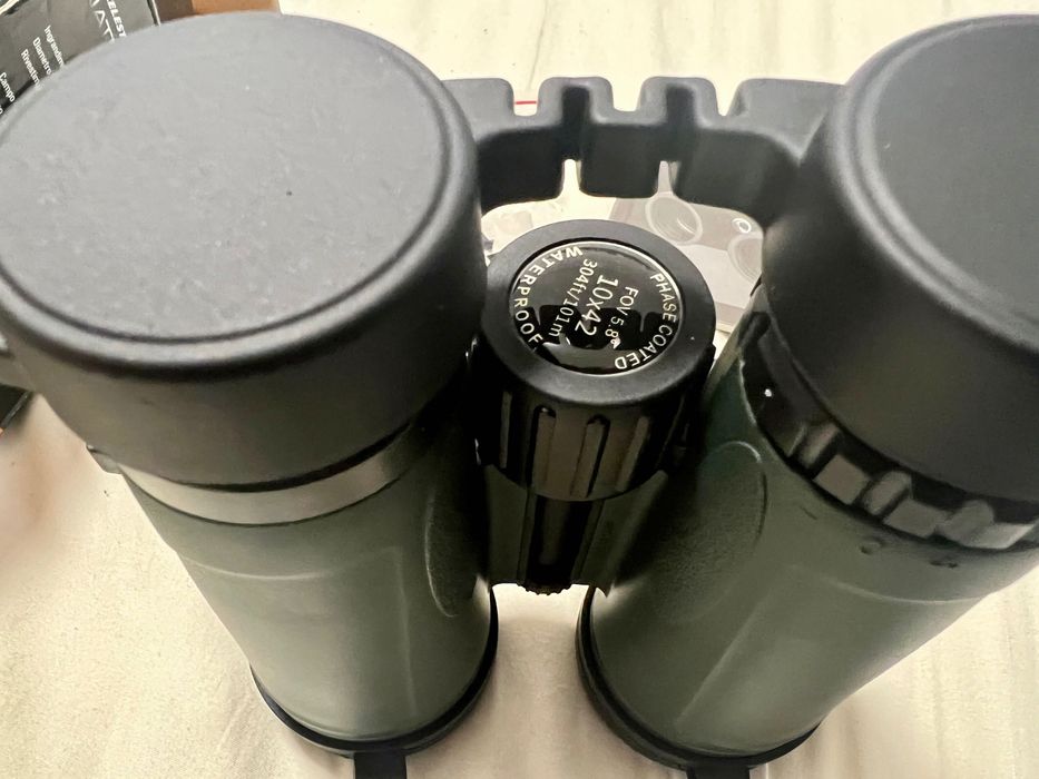 Binoclu Celestron NatureDX 10-42 NOU