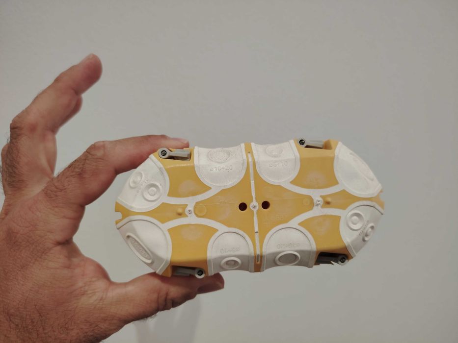 Двойна конзолна кутия