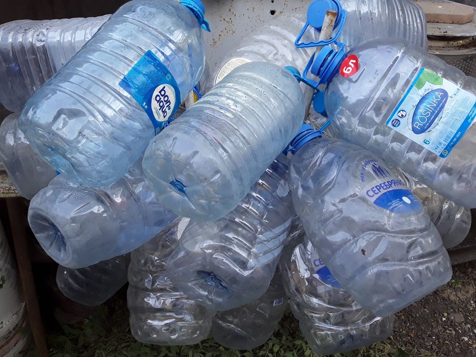 Баклажки 5-6л б/у