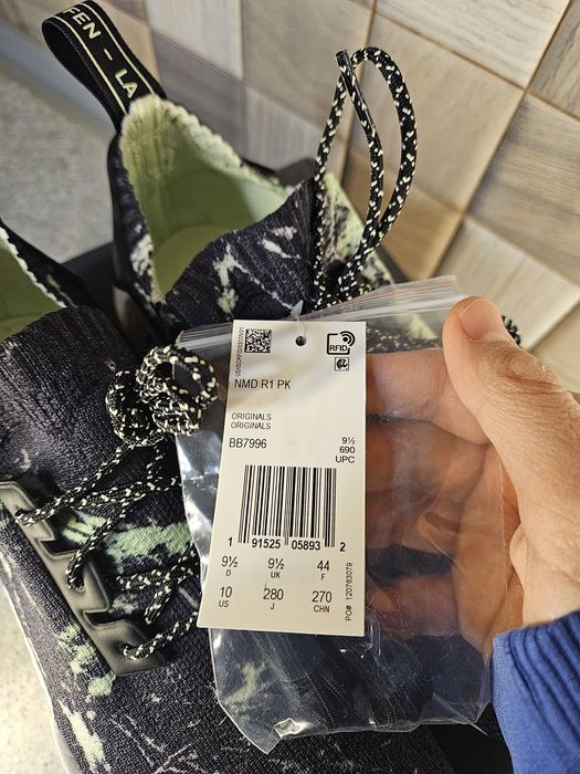 Кроссовки Adidas NMD R1, R2. 43р. Новые оригинал.