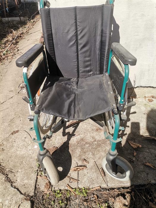 Cărucior persoane cu dizabilități