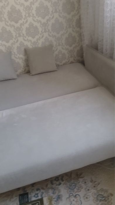 Диван сатылады 2 м