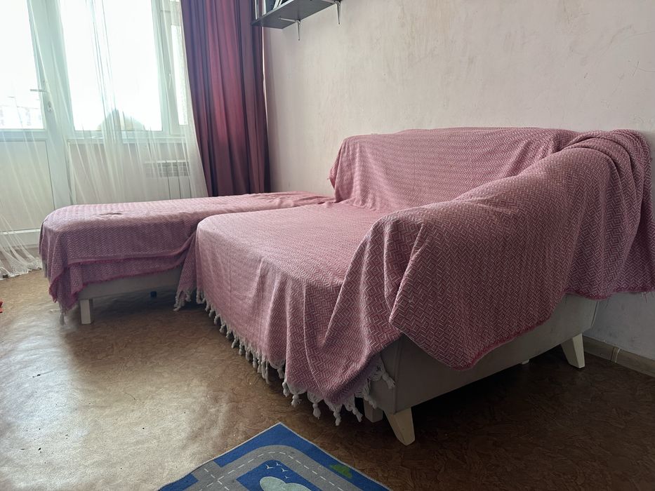 Диван из двух частей