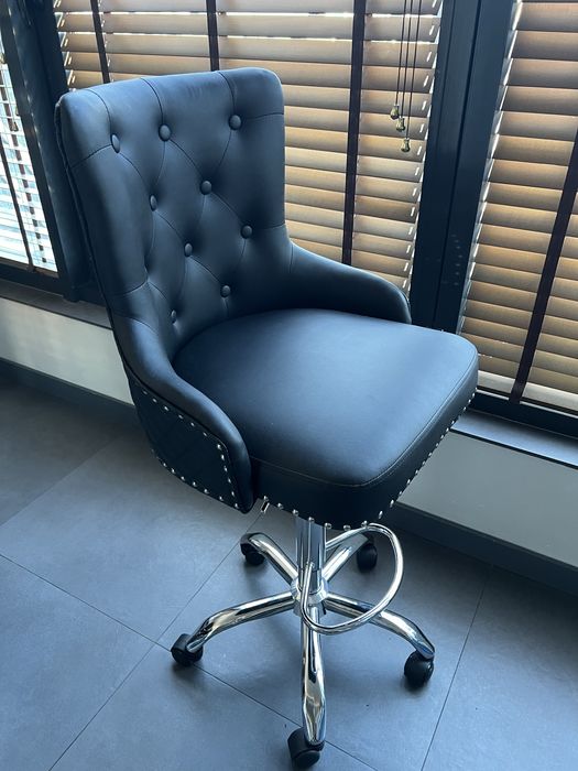 Бар стол на колелца Lyon с 24м гаранция и безплатна доставка до офис