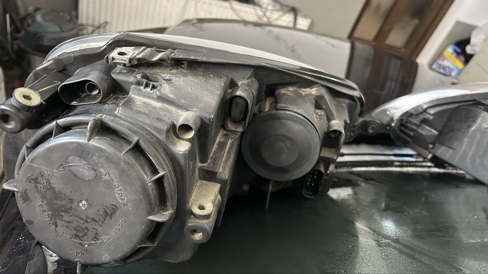 Faruri Volkwagen Golf 5