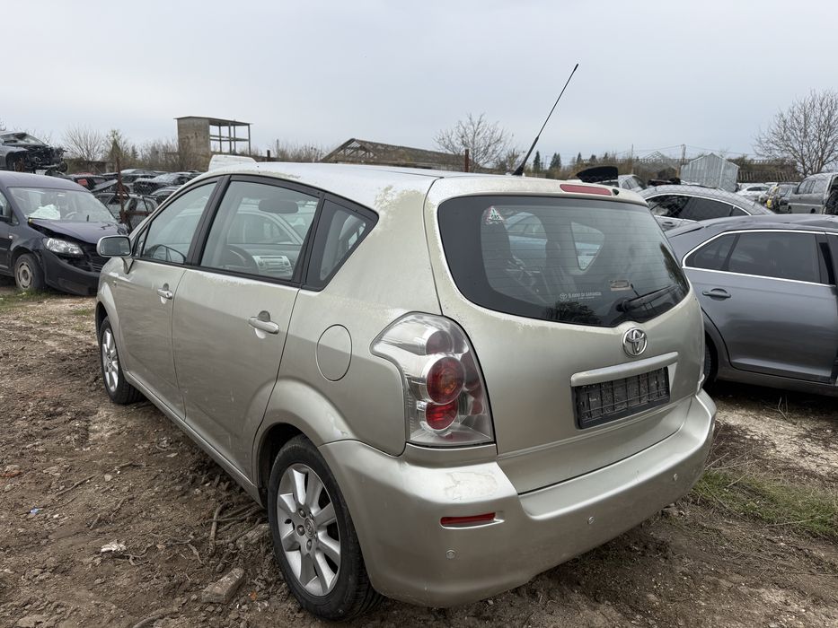 Toyota Corolla Verso 1.8 бензин – На части