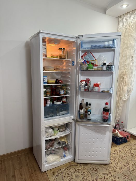 Продам холодильник BEKO с морозильной камерой