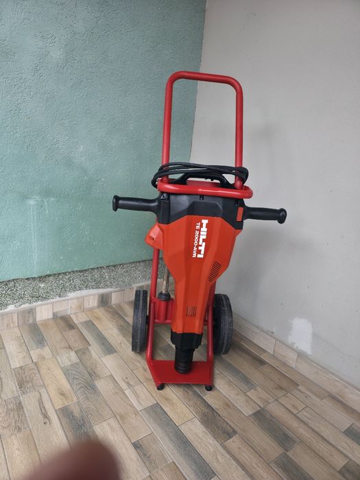HILTI  TE 2000 AVR .