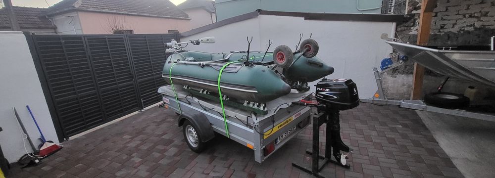 Vand ansamblu barca+motoare+remorca !