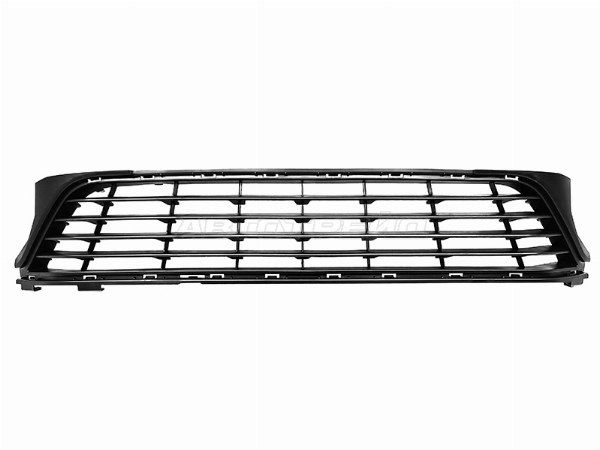 Решетка в бампер Renault Logan