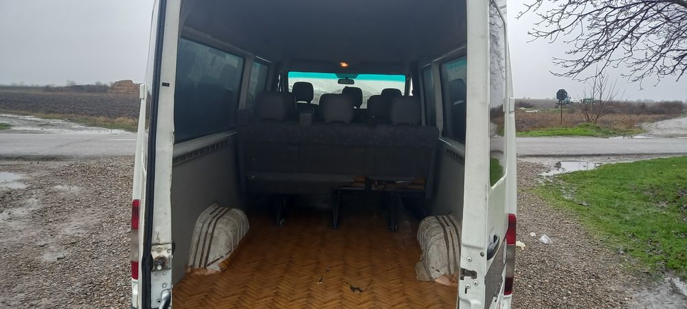 Vând Mercedes Sprinter  8+1