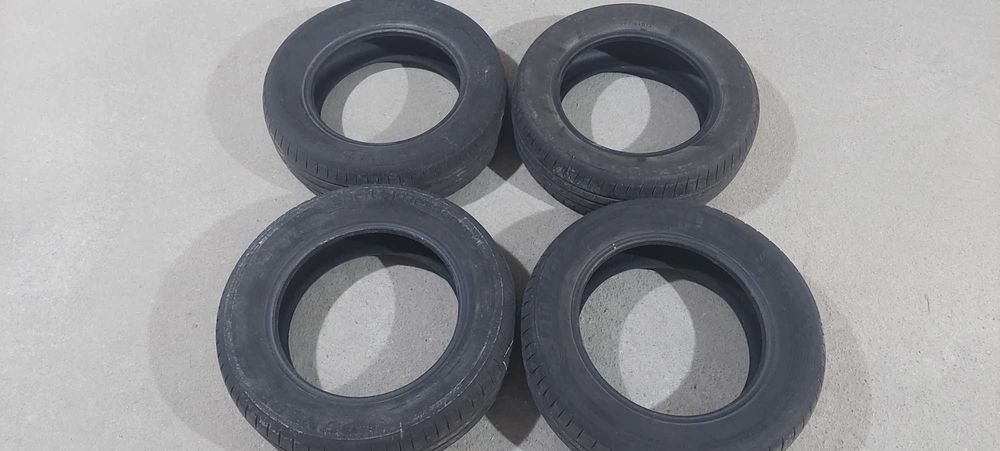 Продавам 4бр. летни гуми 195/65/15 Dunlop SportBluResponse