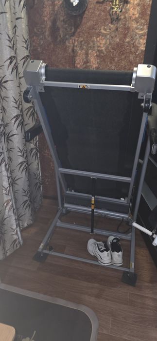 Продам беговую дорожку 110кг