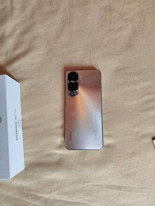 Продам телефон Honor90