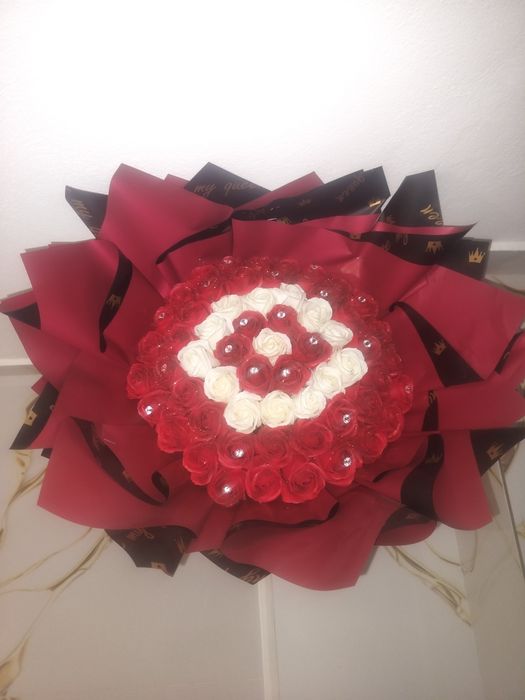 Flori săpun și satin