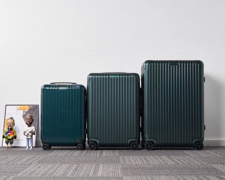 Rimowa куфари различни цветове и размери