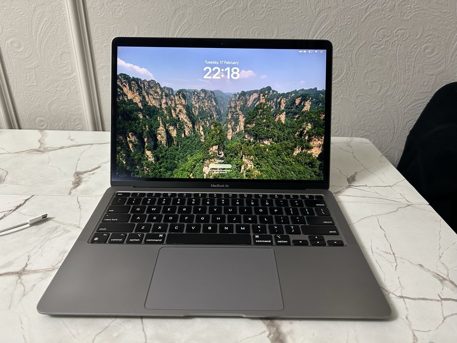Продам MacBook Air M1