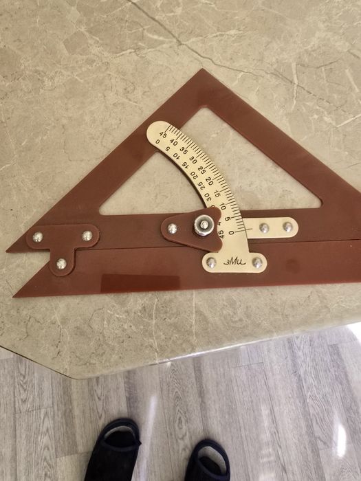 Продам на запчасти перфоратор