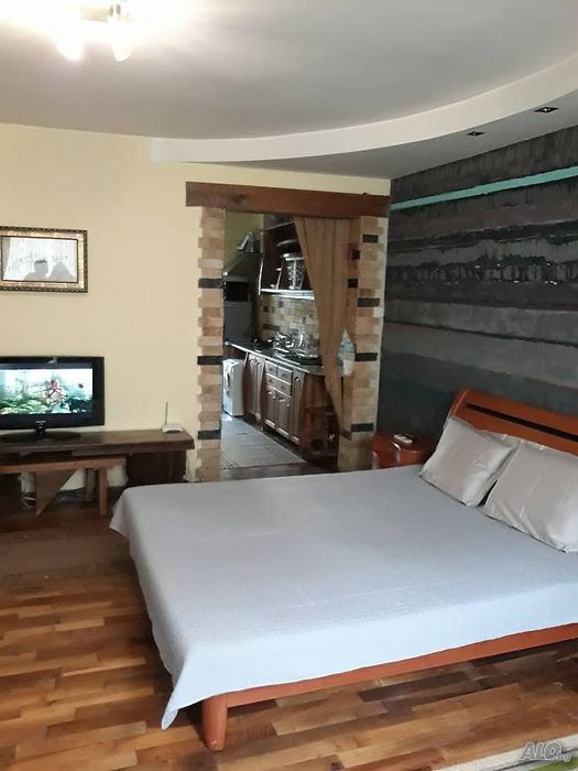 Дава се под наем Едностаен апартамент в Бургас, Център - 50 кв.м за 298.86 € - Снимка #2