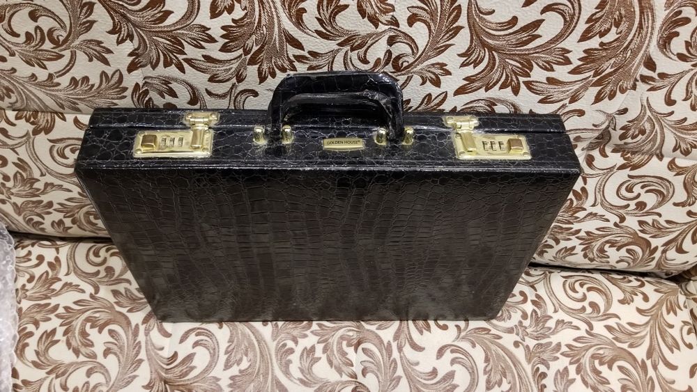 Набор ножей и вилок