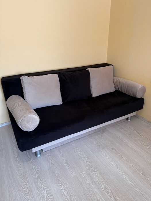 Продавам Диван 1.40/1.90