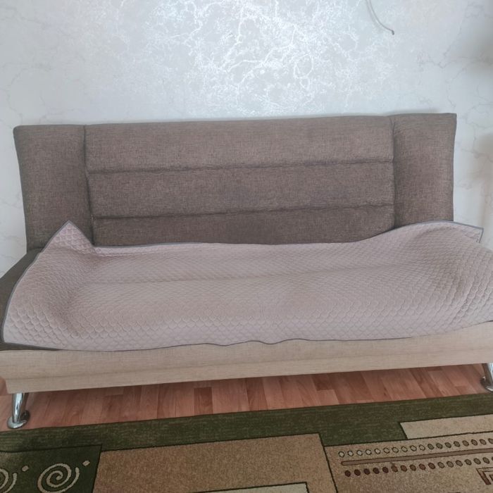 Продам диван, кресло и пуф.