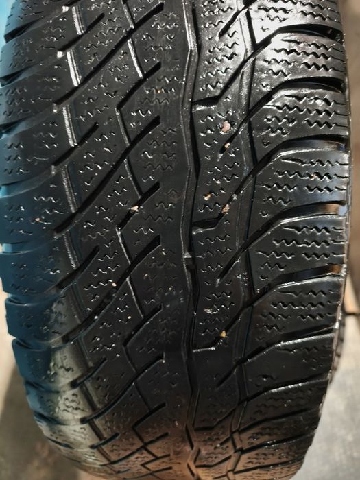 Продам  резину 265/65R17