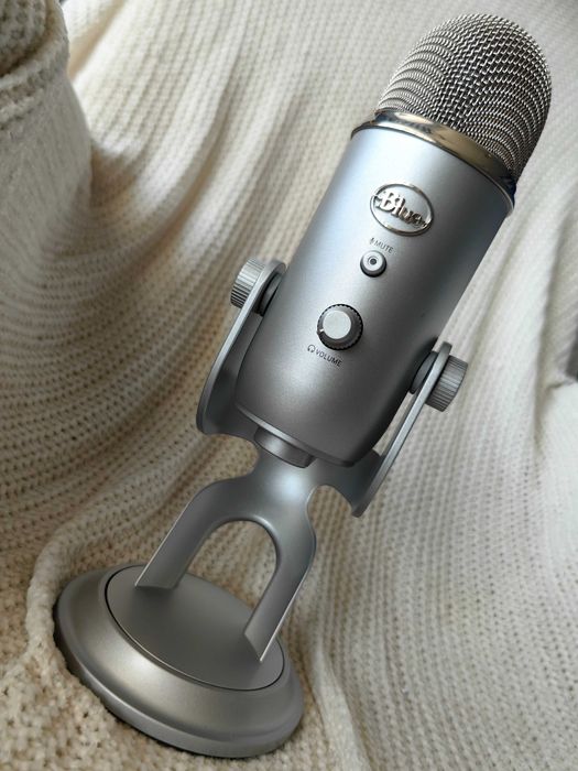 Logitech Blue Yeti USB микрофон, сребрист, регулируема стойка, за запис и стрийминг