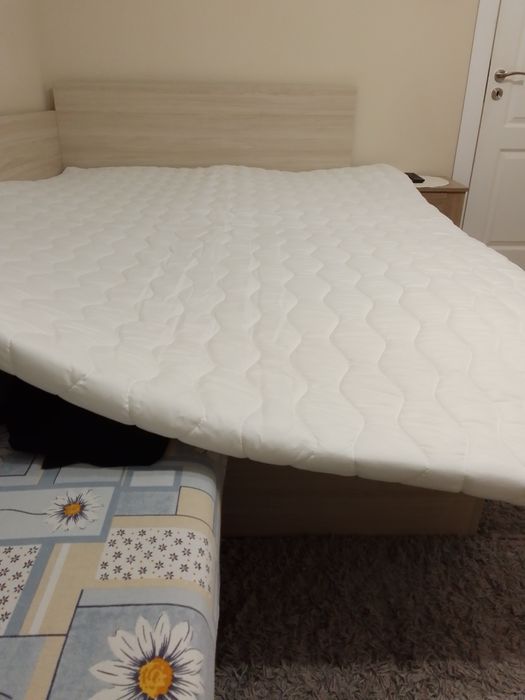 Продавам топ матрак чисто нов неизползван.