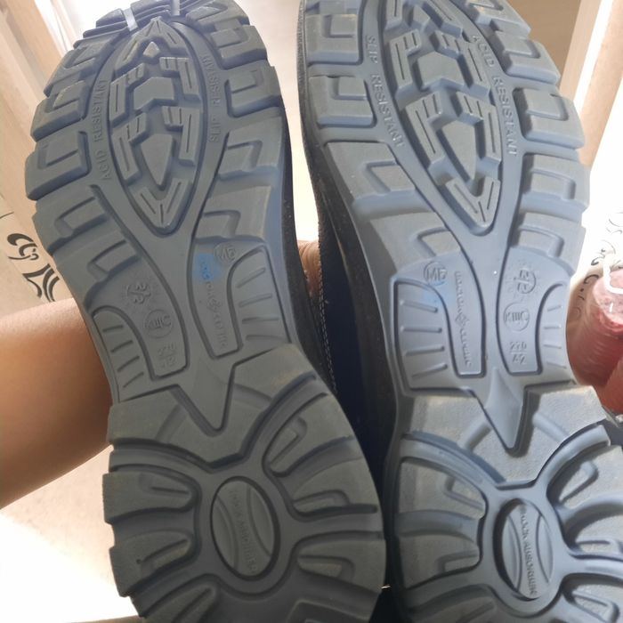 Продам керзовые сапоги новые.