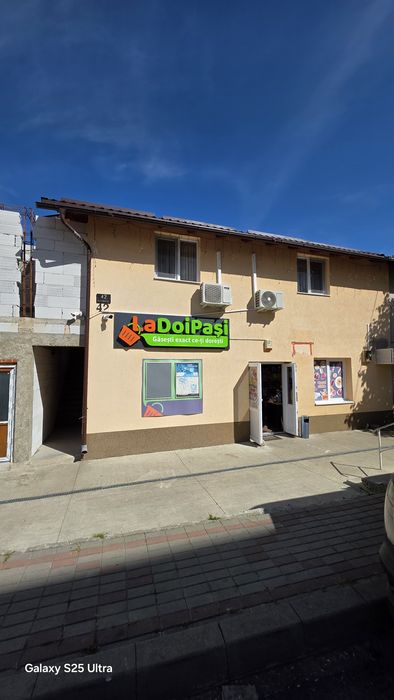 Închiriez apartamentin regim hotelier 3 camere.