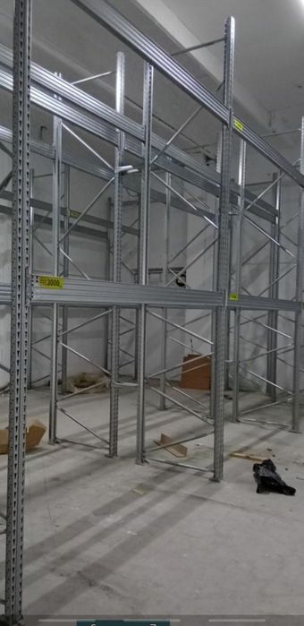 Rafturi metalice zincate pentru depozitare lichidare stoc